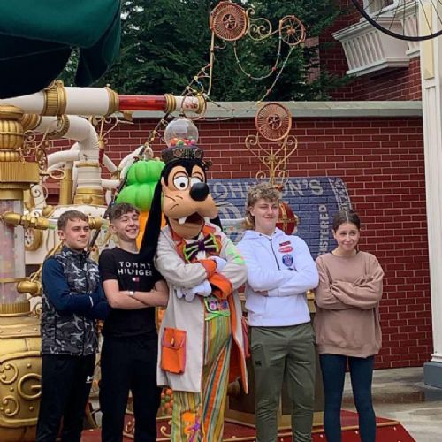 2096525c-722e-4319-adec-0fe1128418991)