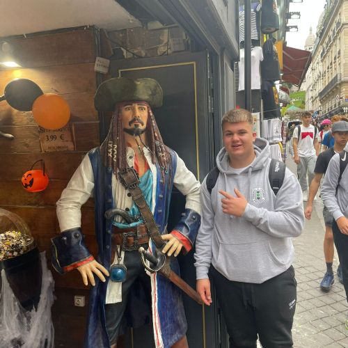 41595b7e-7933-4e75-9640-f5d8a1eacaeb1)