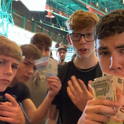 493f8b19-45f2-4fd7-ad6d-ba825dc06edf1)