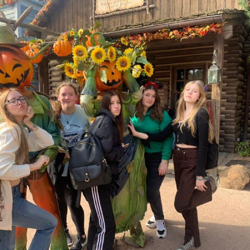 884b906b-152c-4222-8bb7-cf221b445e7b2)