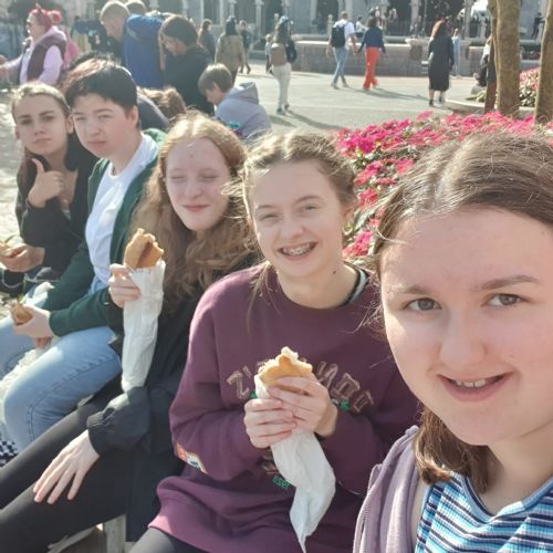 d012d8a7-33cd-4ea0-88ff-c88a1c71371c1)