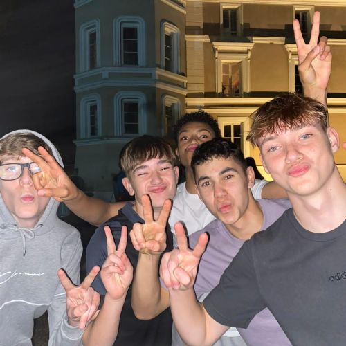 f1c57a1f-bc0f-43f3-8665-651a36e0a3ce1)