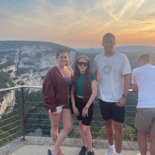 1769ca1d-9a20-4886-8d04-f24f91e482a12)