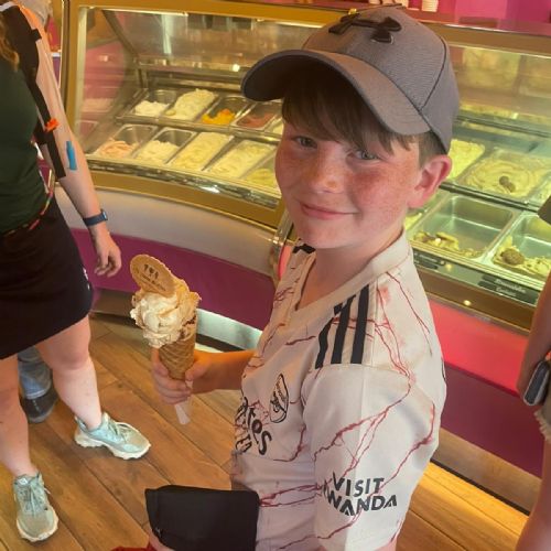 251317b8-e61d-4b88-9a90-6fdbe92f943322)