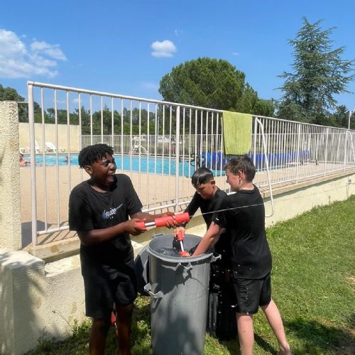 27e17bc8-7c8c-4d0c-acd1-ccbe986dd9312)