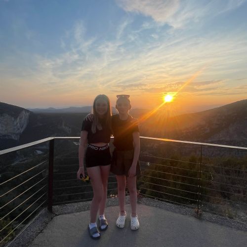 4b13dd46-115d-4359-9a1b-31d20e95d6502)