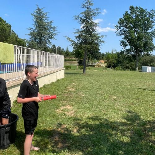 651fbd53-560c-482d-910f-7a8a0c89bda12)