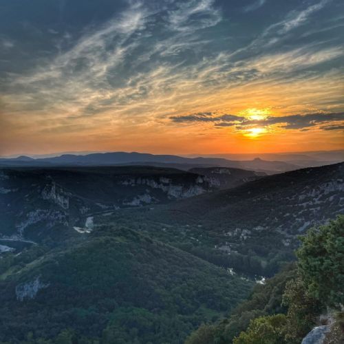 725e35b7-5f71-40d7-bc0c-8c00c7c19a6f2)