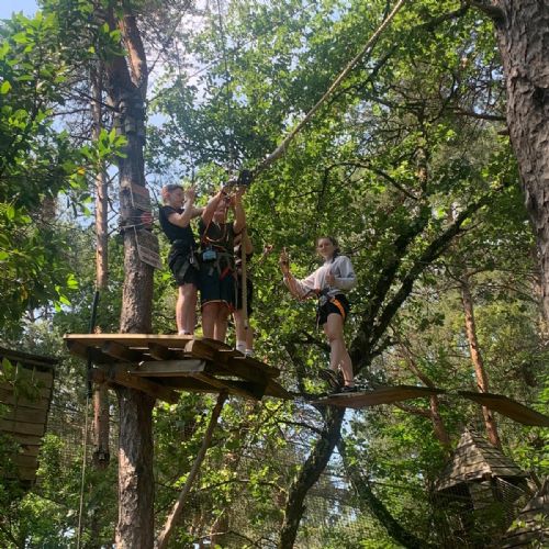 7b1b93b8-1a55-44d5-9174-4139078717b22)