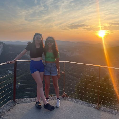 c2779769-69f4-4465-81bf-3f69542d6aa52)