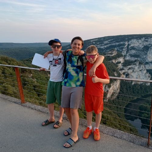 d47a2a1d-588d-4554-aab8-ca86c057f48d2)