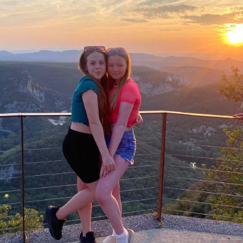 e5dd4d74-ee03-49f0-8725-aa2528fe511d2)