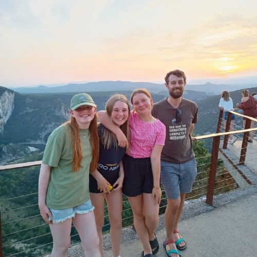 f992e693-a0a8-435c-b089-3a069157d6162)